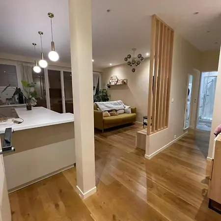 17th Apartment *